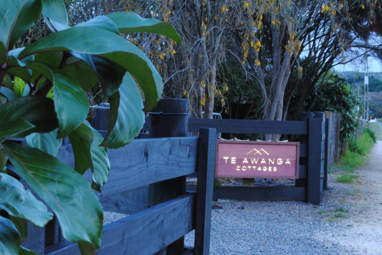 Te Awanga Cottages Exterior photo